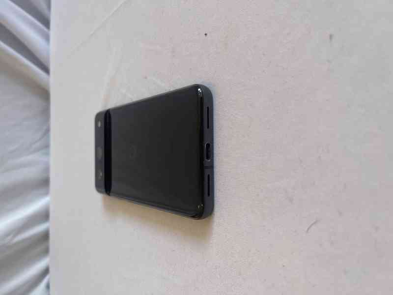 Google Pixel telefon - nezapíná se - foto 2