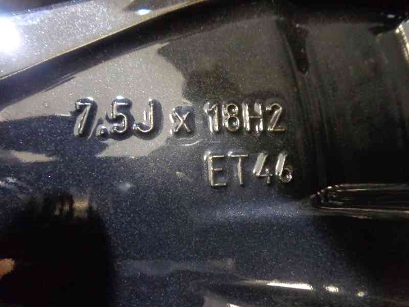 Seat Leon Skoda Octavia VW Golf zimna sada kol 225/40R18 - foto 6