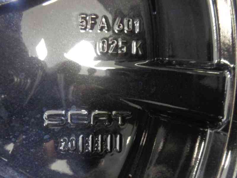 Seat Leon Skoda Octavia VW Golf zimna sada kol 225/40R18 - foto 7