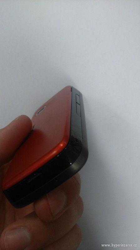 Nokia XpressMusic 5230 červená - foto 3