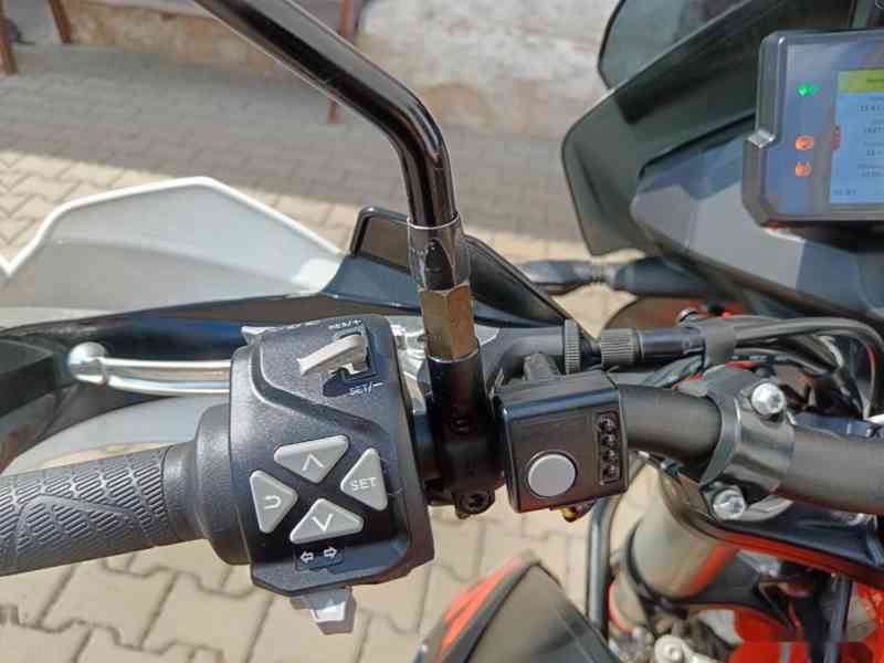 KTM 890 Adventure R - foto 12