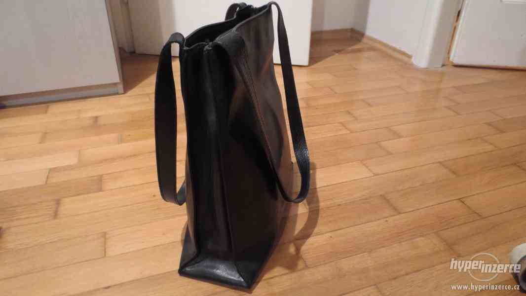Černá kožená kabelka - prodám, - foto 4