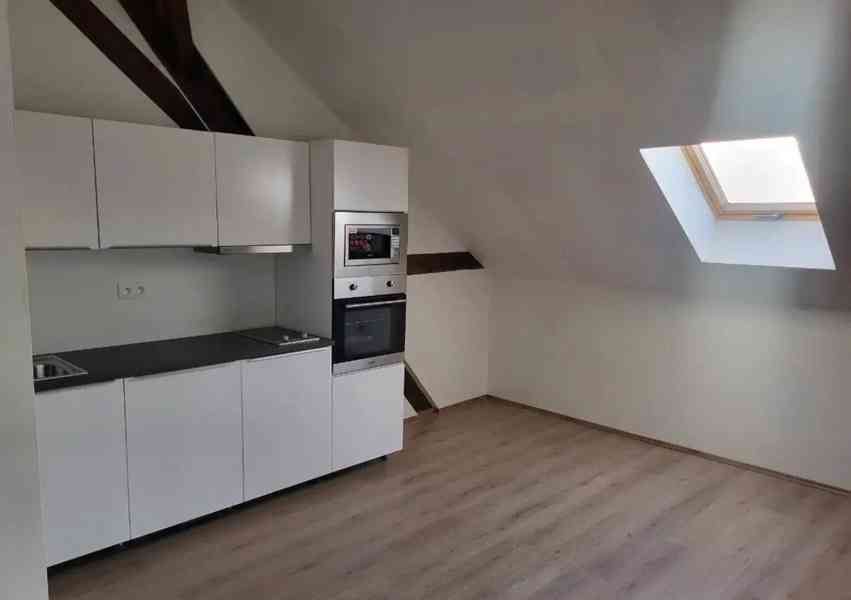 Pronájem bytu 2+kk 58 m² - foto 2