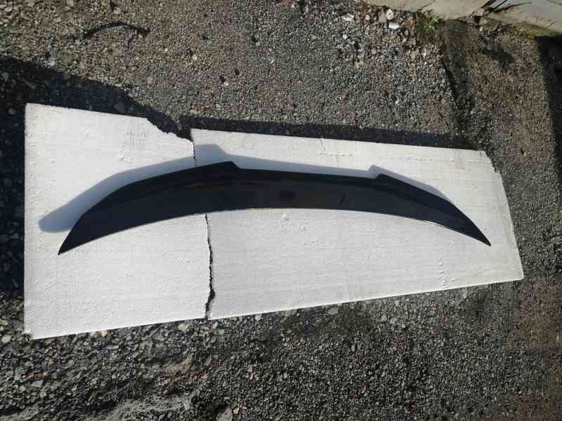 BMW E60 - odtrhová hrana víka kufru. - foto 3