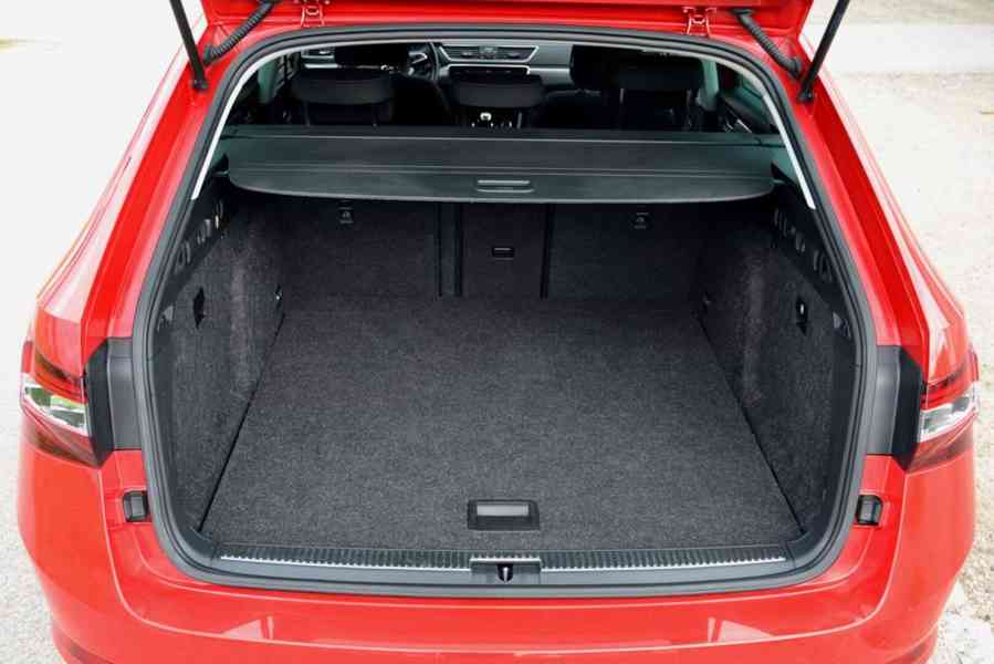 Škoda Superb 2.0 TDI 110kW Style Pro Navi kombi - foto 16