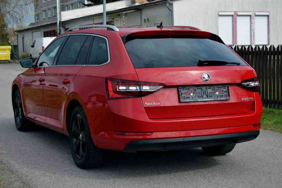 Škoda Superb 2.0 TDI 110kW Style Pro Navi kombi - foto 2