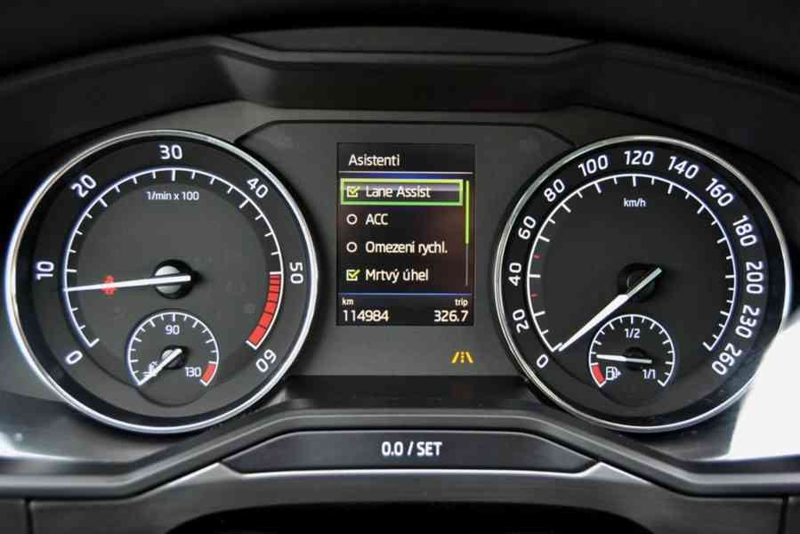 Škoda Superb 2.0 TDI 110kW Style Pro Navi kombi - foto 12