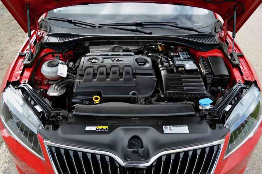 Škoda Superb 2.0 TDI 110kW Style Pro Navi kombi - foto 20