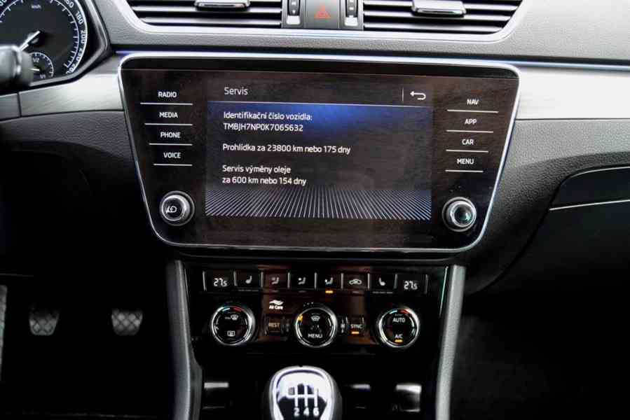 Škoda Superb 2.0 TDI 110kW Style Pro Navi kombi - foto 11
