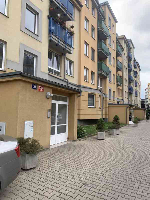 pronajmu gar.stání, 14 m2, Praha 9, Kovanecká ul., 1800.- Kč - foto 3