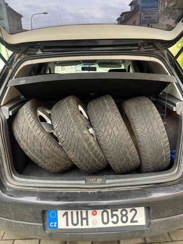 Volkswagen Golf 1,4   5 benzín, 66 kW - foto 8