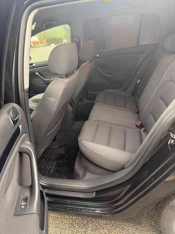 Volkswagen Golf 1,4   5 benzín, 66 kW - foto 5
