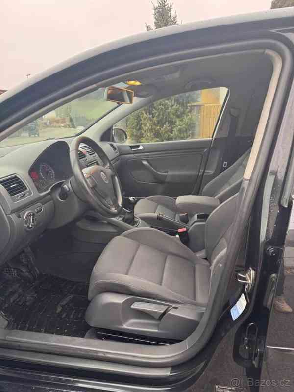 Volkswagen Golf 1,4   5 benzín, 66 kW - foto 9