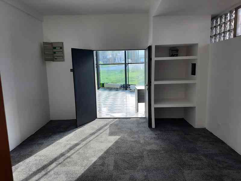 Obchodní prodejní prostor k pronájmu v Kolíně - foto 8