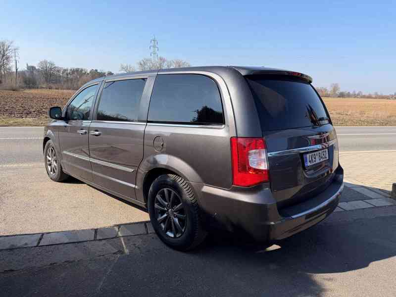Chrysler Town Country 3,6 Limited S-type LPG TOP 2016 - foto 3