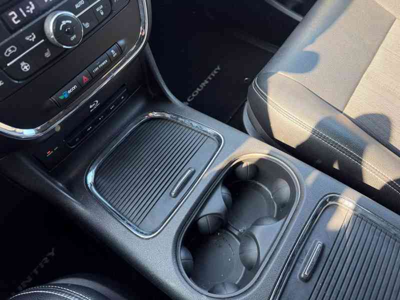 Chrysler Town Country 3,6 Limited S-type LPG TOP 2016 - foto 20