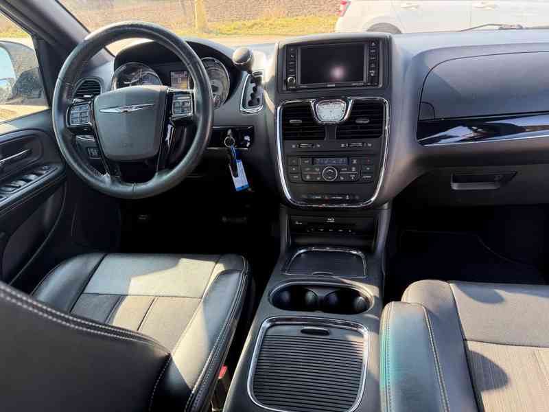 Chrysler Town Country 3,6 Limited S-type LPG TOP 2016 - foto 13