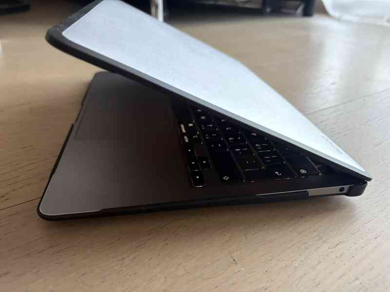 13" Apple MacBook Air M1, 8GB/SSD 256GB - jako nový - foto 4