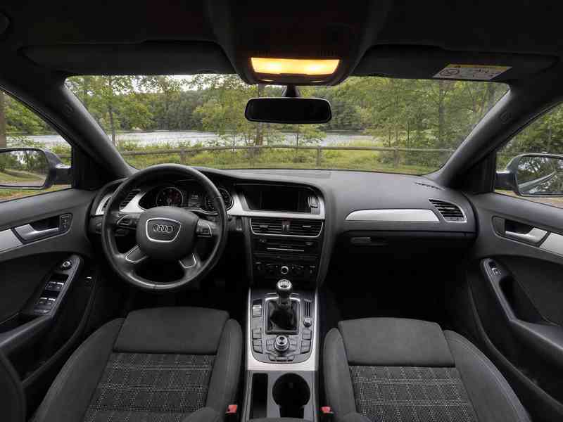 AUDI A4 AVANT 2.0TDI 100 kW |  NAVI | P+Z SENZORY | TEMPOMAT - foto 4