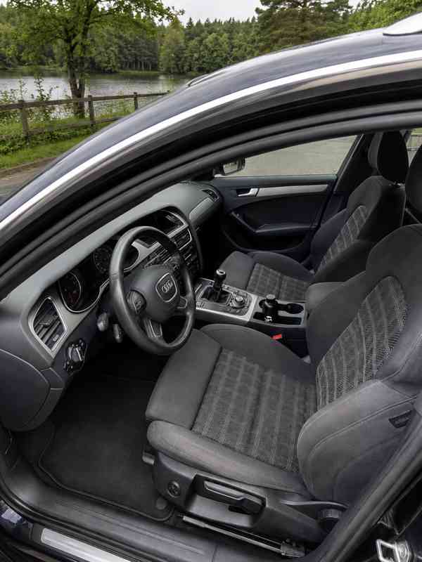 AUDI A4 AVANT 2.0TDI 100 kW |  NAVI | P+Z SENZORY | TEMPOMAT - foto 7