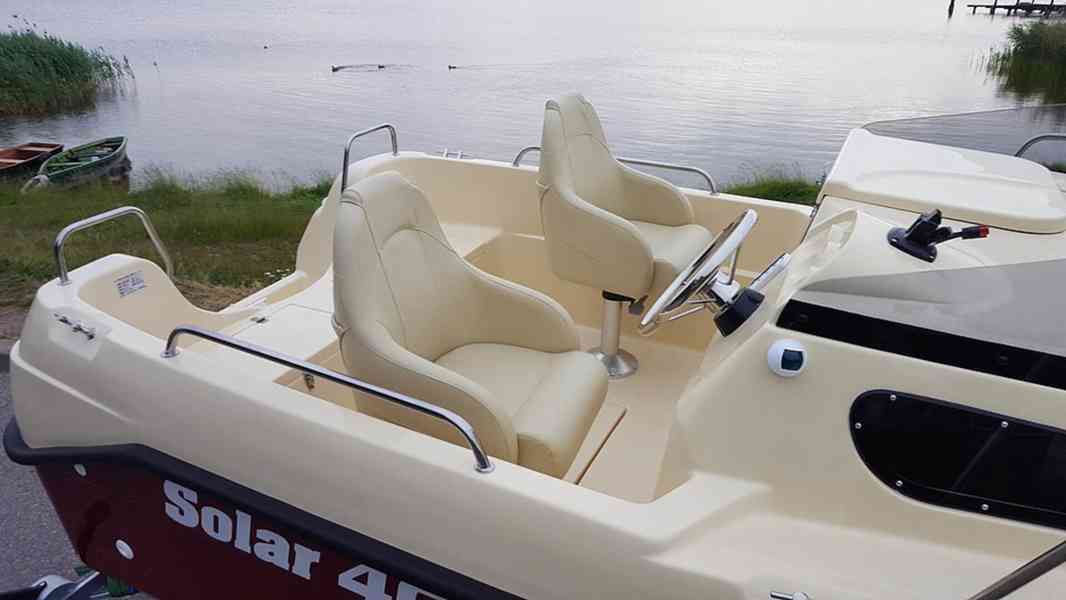 Motorový člun Solar 460 Cabin - foto 15