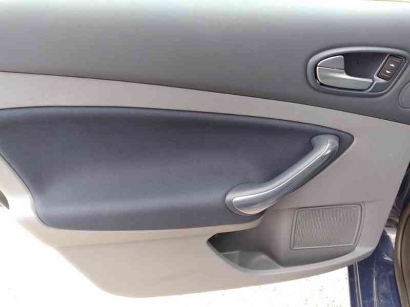 FORD MONDEO COMBI 2.0 TDCI TREND 103kW KLIMA - foto 32