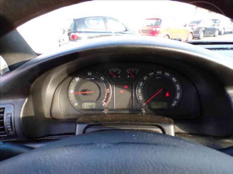 Škoda Superb 1,9 TDI - foto 6