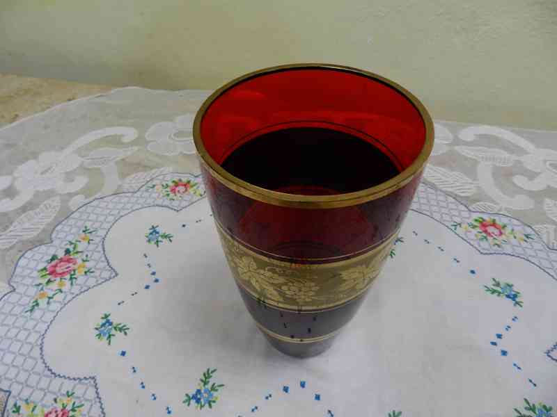 Hezká stará zlacená rubínová Váza Vinná Réva - foto 2