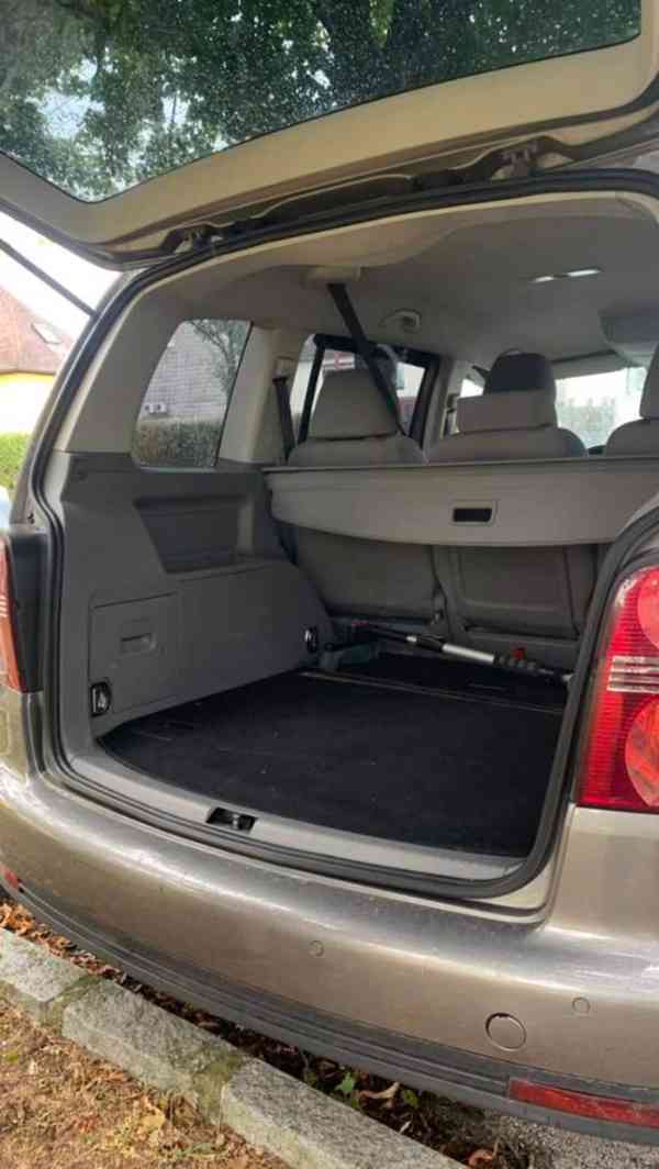 VW Touran 1.9 TDI Kombi / Family Van - foto 5