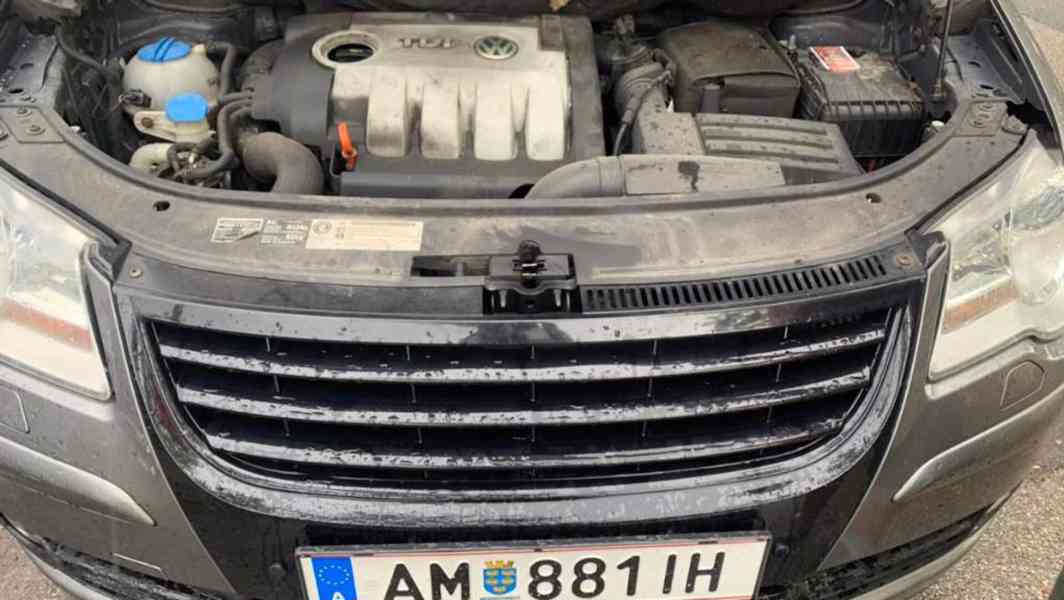 VW Touran 1.9 TDI Kombi / Family Van - foto 2