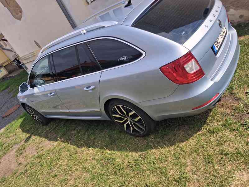ŠKODA Superb 103kw 2011 DSG - foto 3