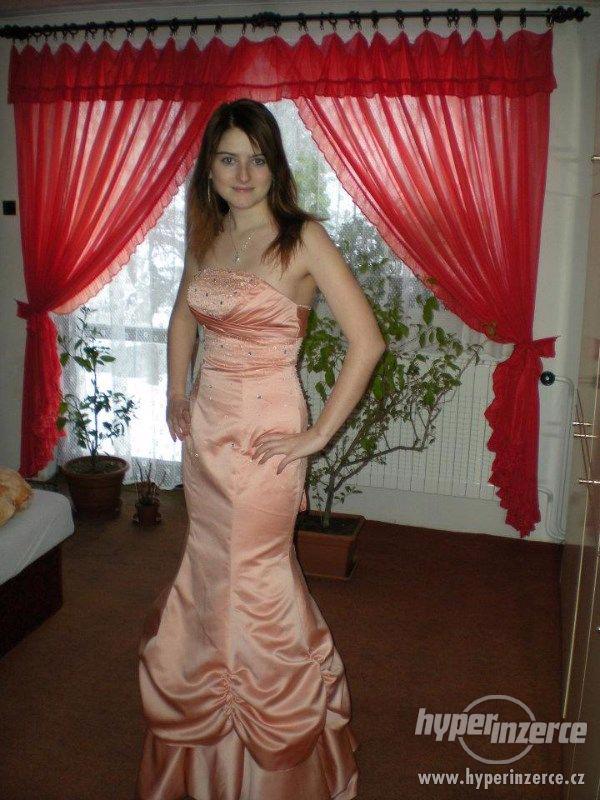 Plesové maturitní šaty - foto 1