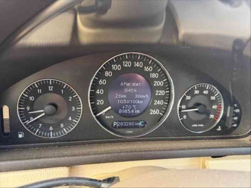 Mercedes-Benz CLK 2,6   240 Cabrio A209 - V6 - AMG - foto 3
