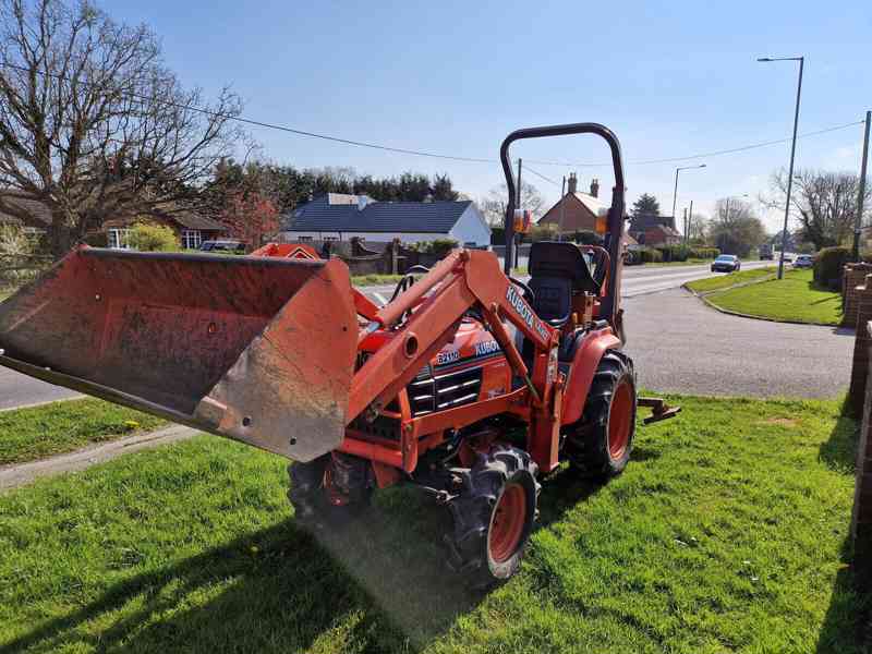Malotraktor Kubota 4x4 luxusní původní stav - foto 4
