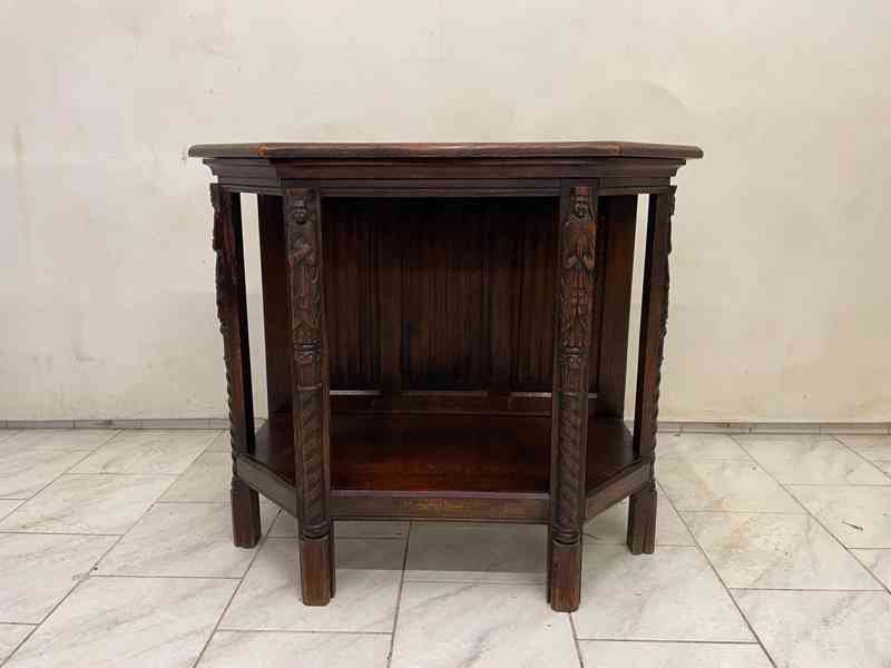 Starožitný konzolový stolek v neogotickém stylu  - foto 1