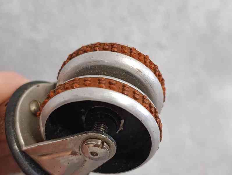 Originální historický masážní strojek ELEKTROLLER + krabička - foto 15