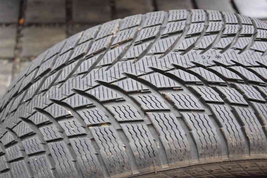 ZÁNOVNÍ zimní pneu 245/40R19 Nokian Snowproof P - foto 5