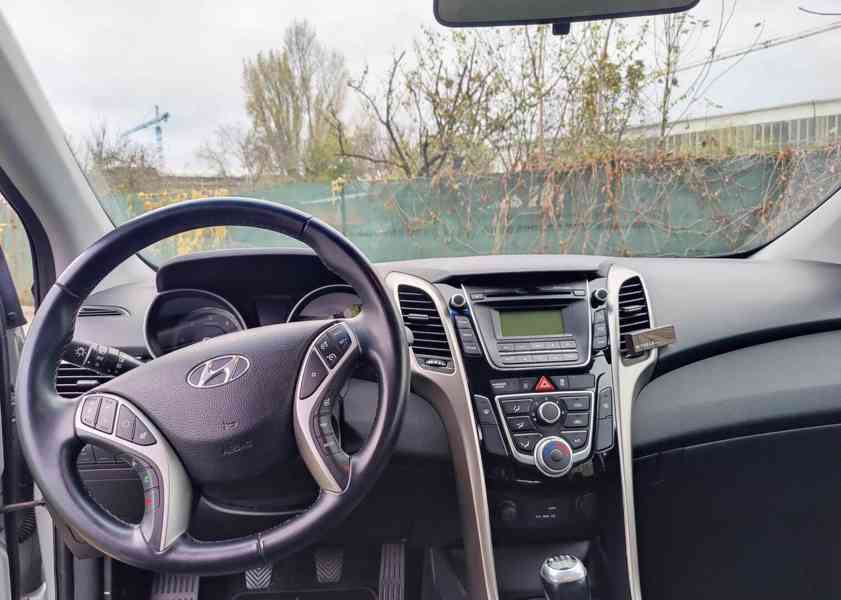 Hyundai i30, 1.6 CRDi, hatchback, 81 kW, r. 2016, 108 000 km - foto 10