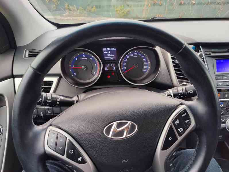 Hyundai i30, 1.6 CRDi, hatchback, 81 kW, r. 2016, 108 000 km - foto 9