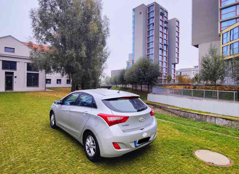 Hyundai i30, 1.6 CRDi, hatchback, 81 kW, r. 2016, 108 000 km - foto 5