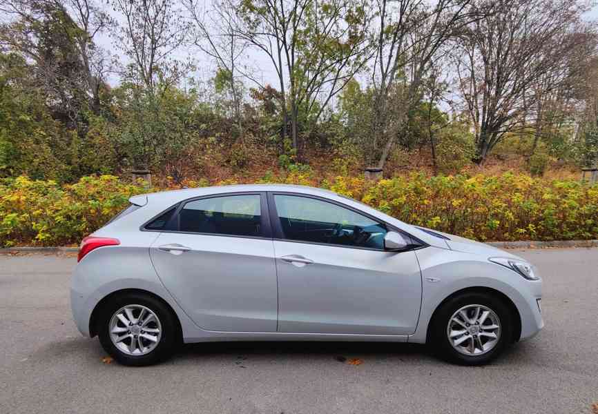 Hyundai i30, 1.6 CRDi, hatchback, 81 kW, r. 2016, 108 000 km - foto 7