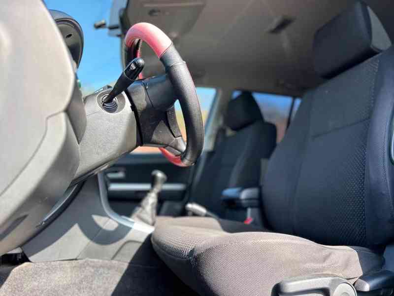 Suzuki Grand Vitara 2.4i 4x4 Club benzín 124kw - foto 14