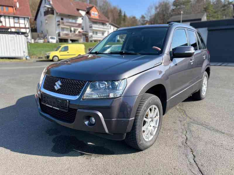 Suzuki Grand Vitara 2.4i 4x4 Club benzín 124kw - foto 1
