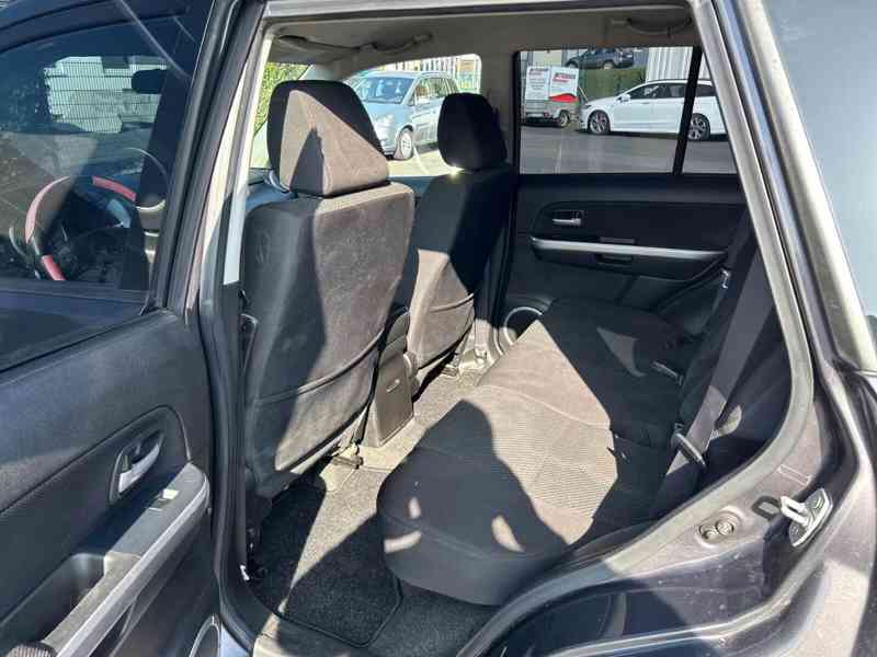 Suzuki Grand Vitara 2.4i 4x4 Club benzín 124kw - foto 13
