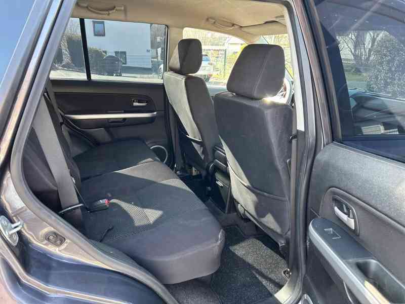 Suzuki Grand Vitara 2.4i 4x4 Club benzín 124kw - foto 16