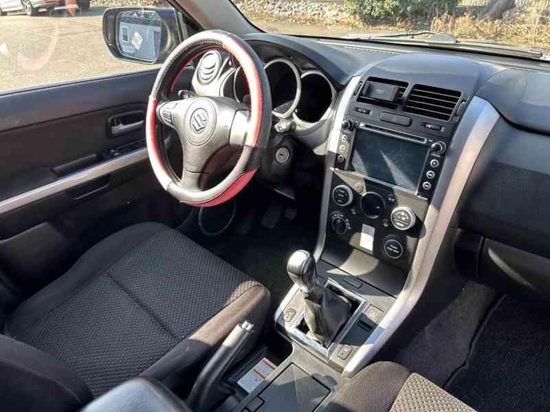 Suzuki Grand Vitara 2.4i 4x4 Club benzín 124kw - foto 8