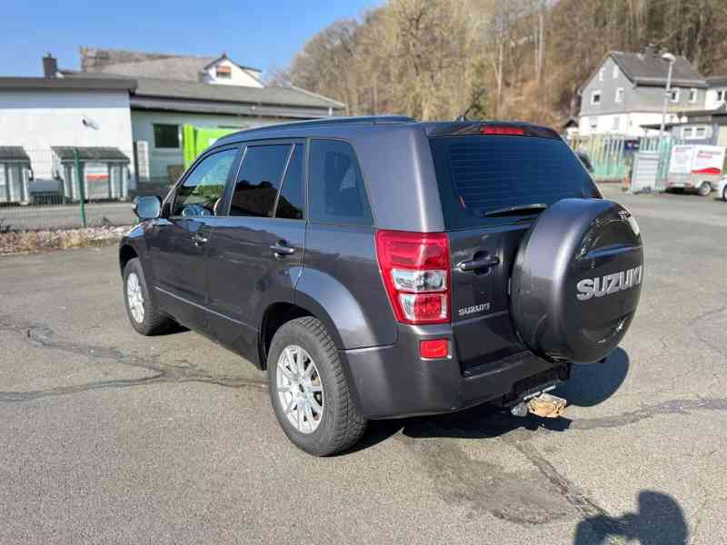 Suzuki Grand Vitara 2.4i 4x4 Club benzín 124kw - foto 19