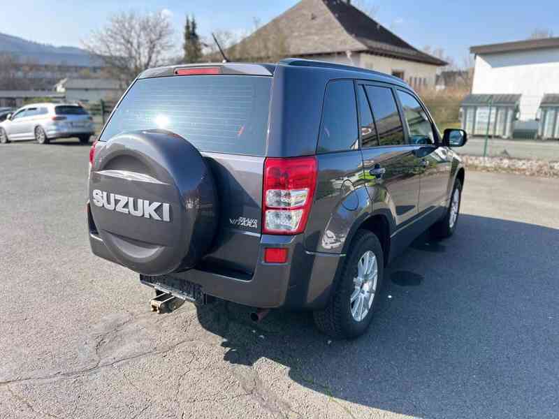 Suzuki Grand Vitara 2.4i 4x4 Club benzín 124kw - foto 18