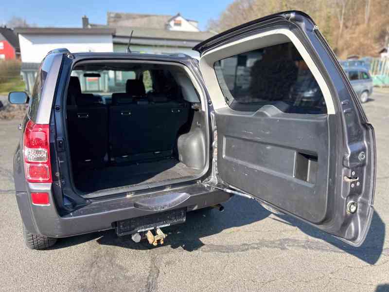 Suzuki Grand Vitara 2.4i 4x4 Club benzín 124kw - foto 12