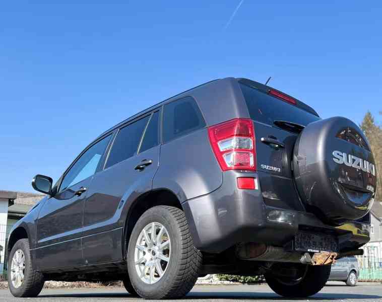 Suzuki Grand Vitara 2.4i 4x4 Club benzín 124kw - foto 20